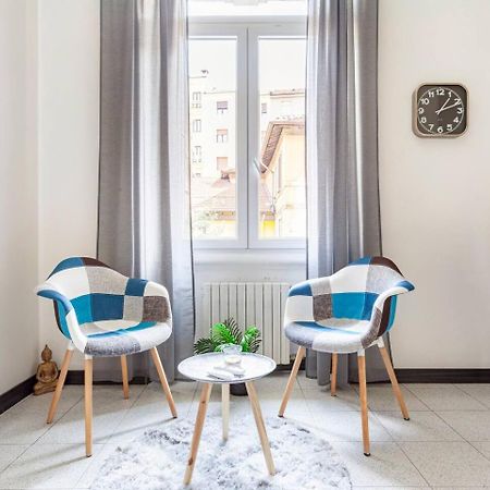 *New Apartment In The Center Милано Екстериор снимка