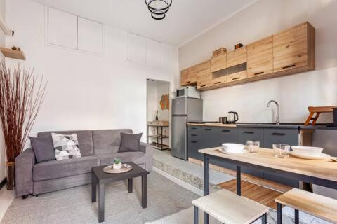 *New Apartment In The Center Милано Екстериор снимка