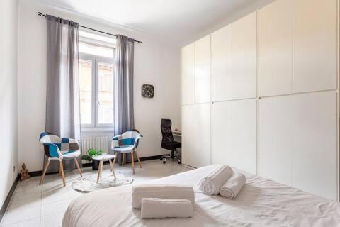 *New Apartment In The Center Милано Екстериор снимка